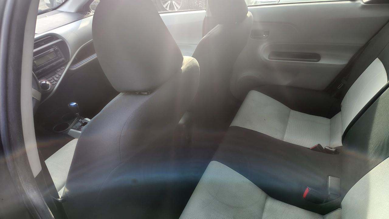 Toyota Prius c 5dr HB Three (Natl) 2012
