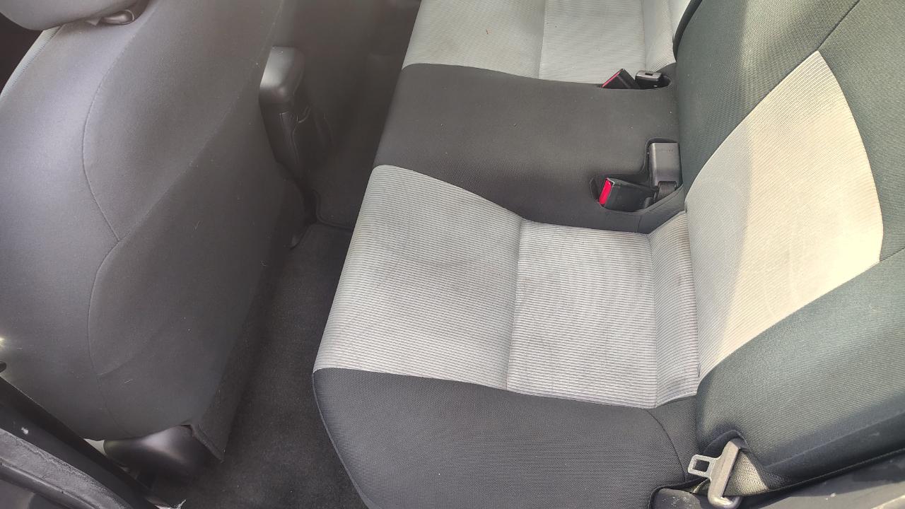 Toyota Prius c 5dr HB Three (Natl) 2012