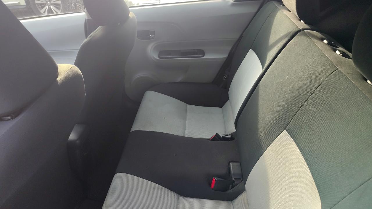 Toyota Prius c 5dr HB Three (Natl) 2012
