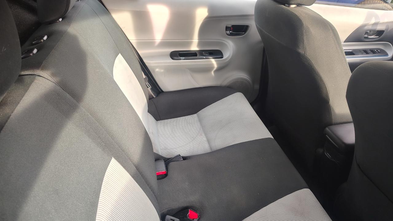Toyota Prius c 5dr HB Three (Natl) 2012