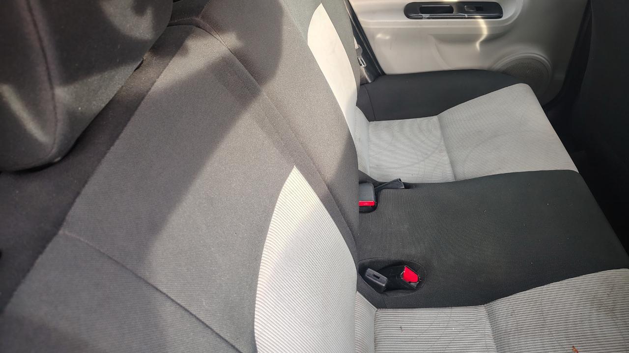 Toyota Prius c 5dr HB Three (Natl) 2012