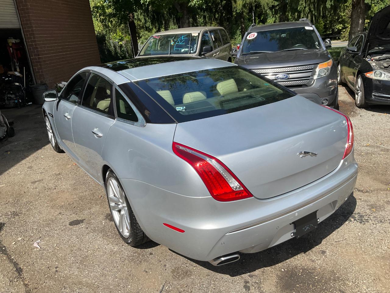 Jaguar XJ 4dr Sdn XJL 2012