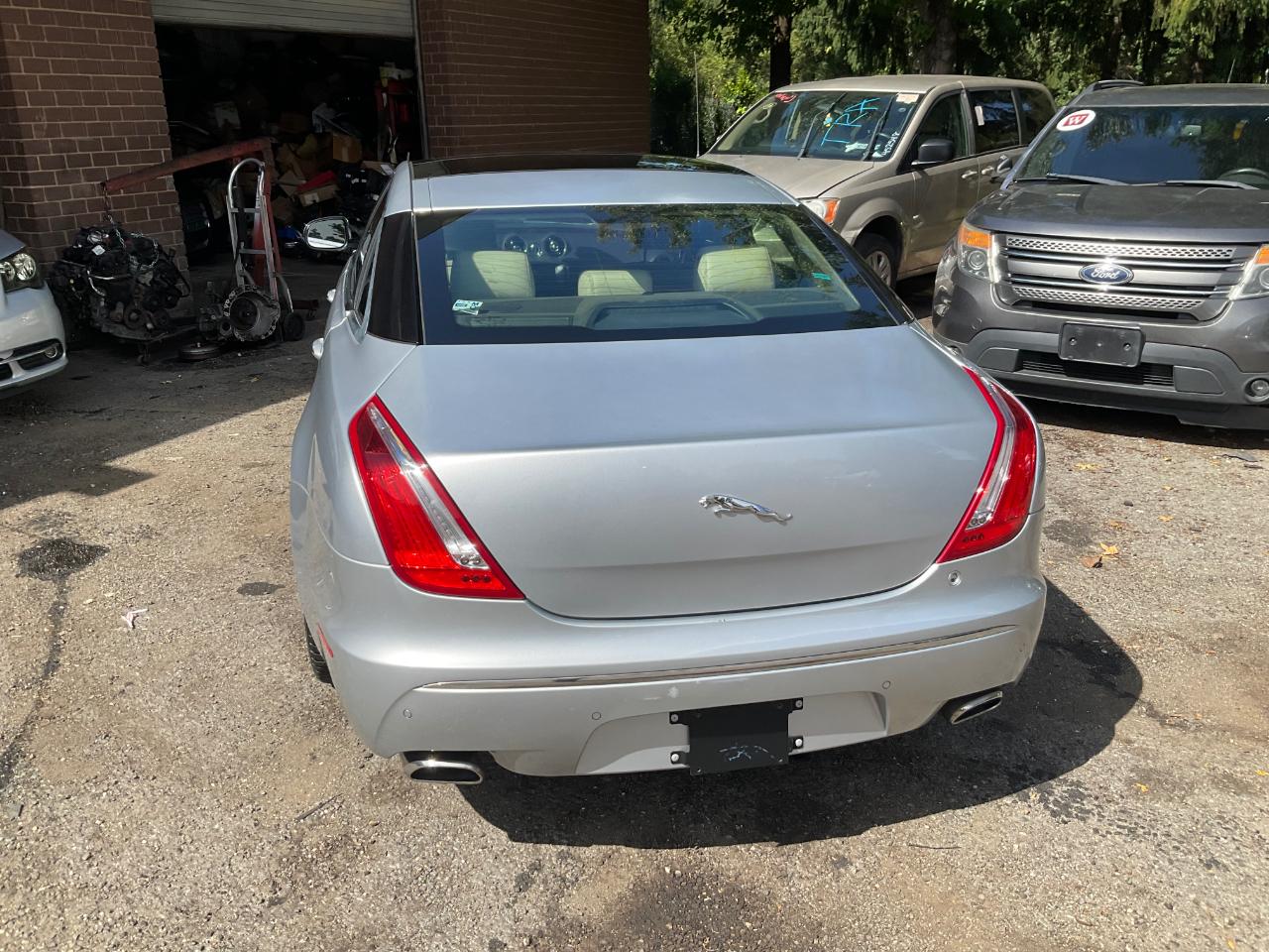 Jaguar XJ 4dr Sdn XJL 2012