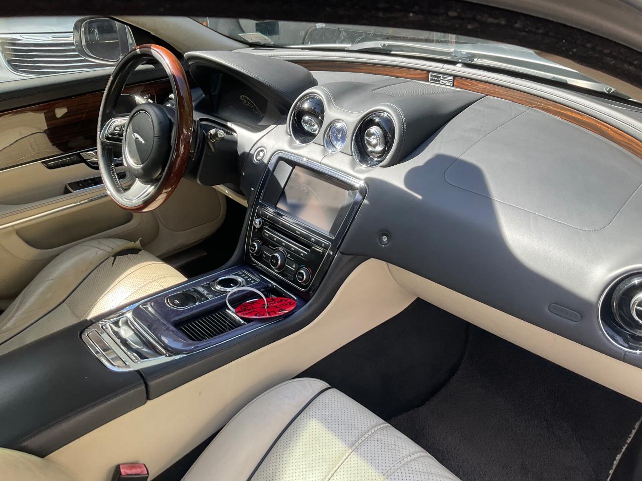 Jaguar XJ 4dr Sdn XJL 2012