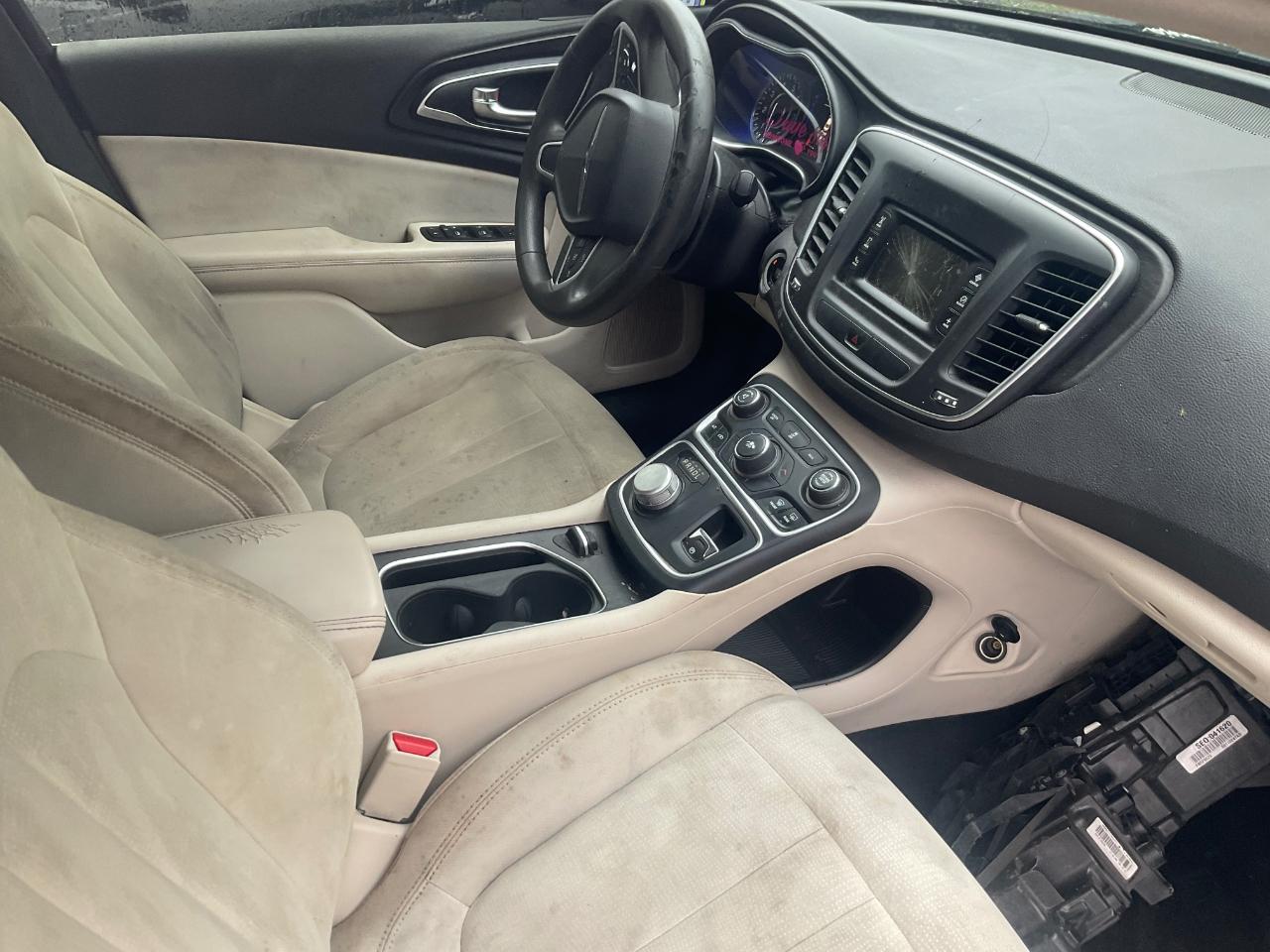 Chrysler 200 4dr Sdn Limited FWD 2015
