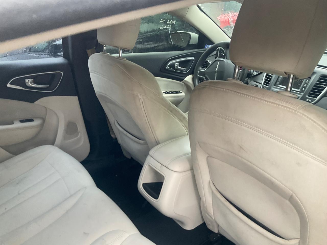 Chrysler 200 4dr Sdn Limited FWD 2015