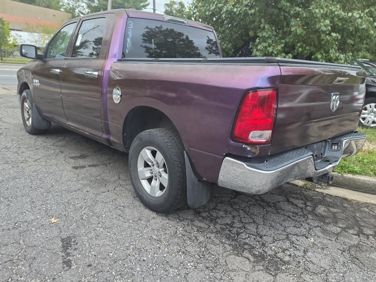 RAM 1500 4WD Crew Cab 140.5" ST 2014