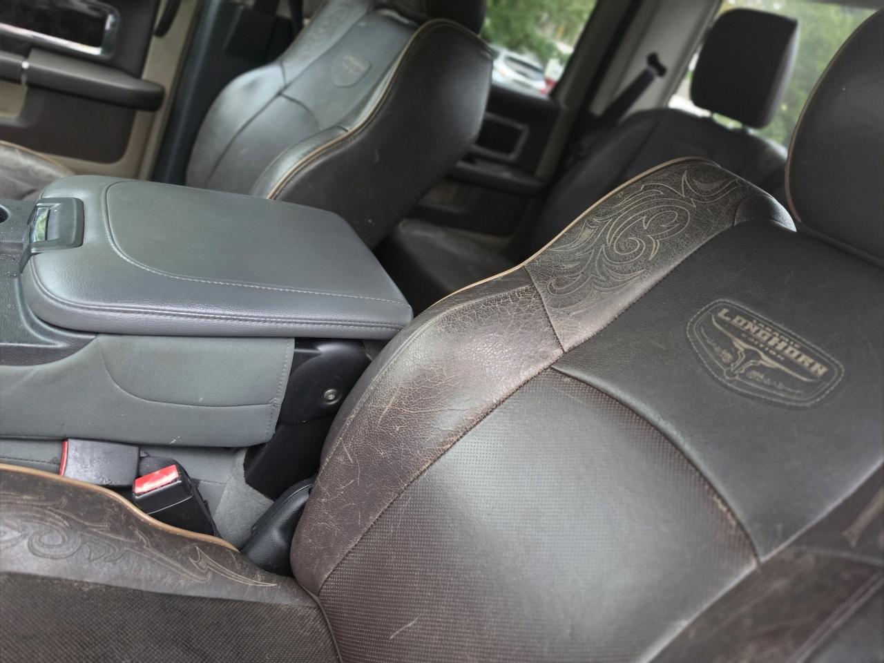 RAM 1500 4WD Crew Cab 140.5" ST 2014