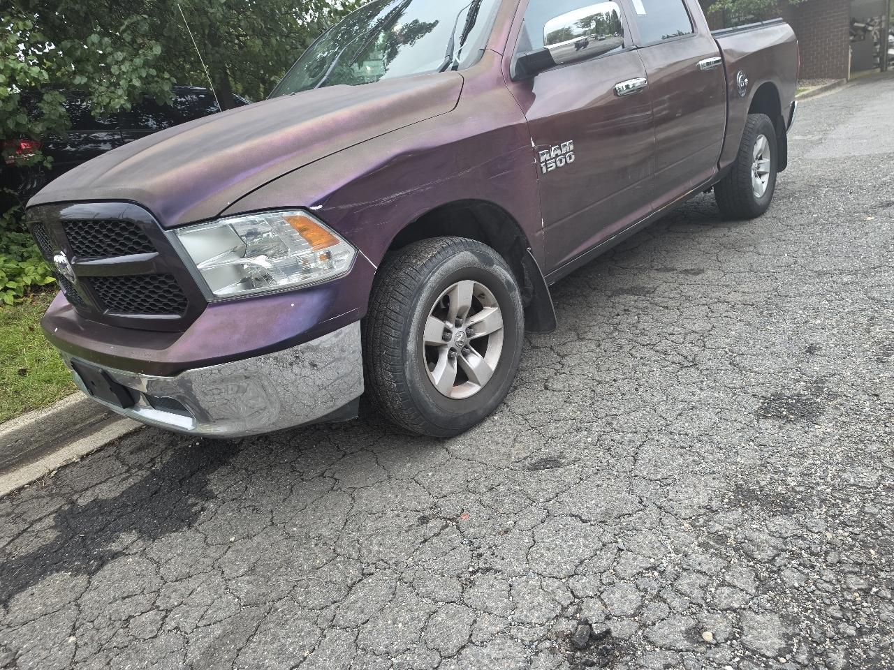 RAM 1500 4WD Crew Cab 140.5" ST 2014