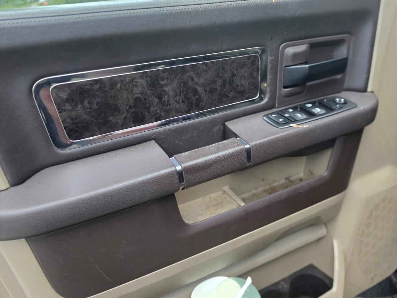 RAM 1500 4WD Crew Cab 140.5" ST 2014