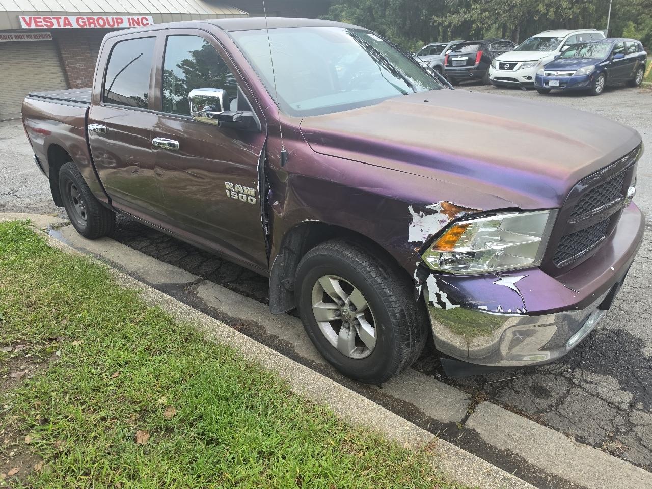 RAM 1500 4WD Crew Cab 140.5" ST 2014