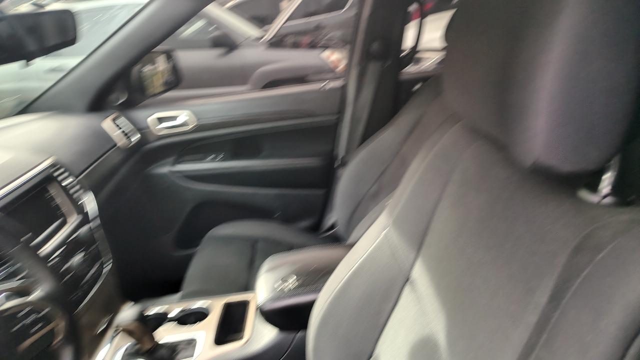Jeep Grand Cherokee 4WD 4dr Laredo 2016