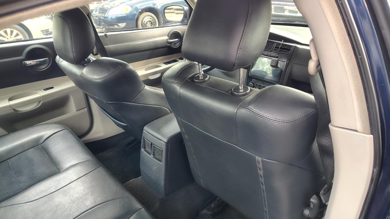 Dodge Charger 4dr Sdn R/T RWD 2006