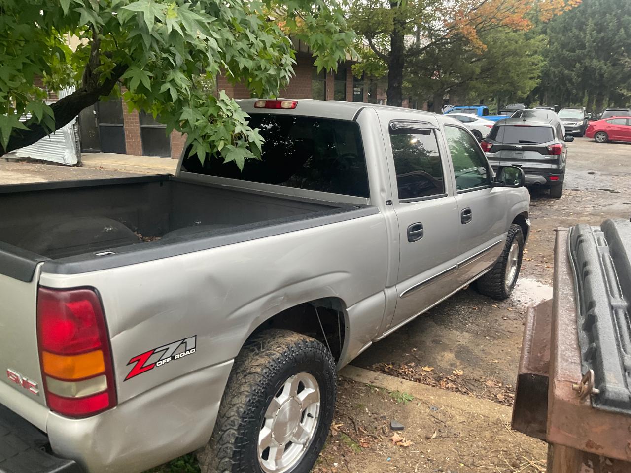 GMC Sierra 1500 Crew Cab 143.5" WB 4WD SLE 2005