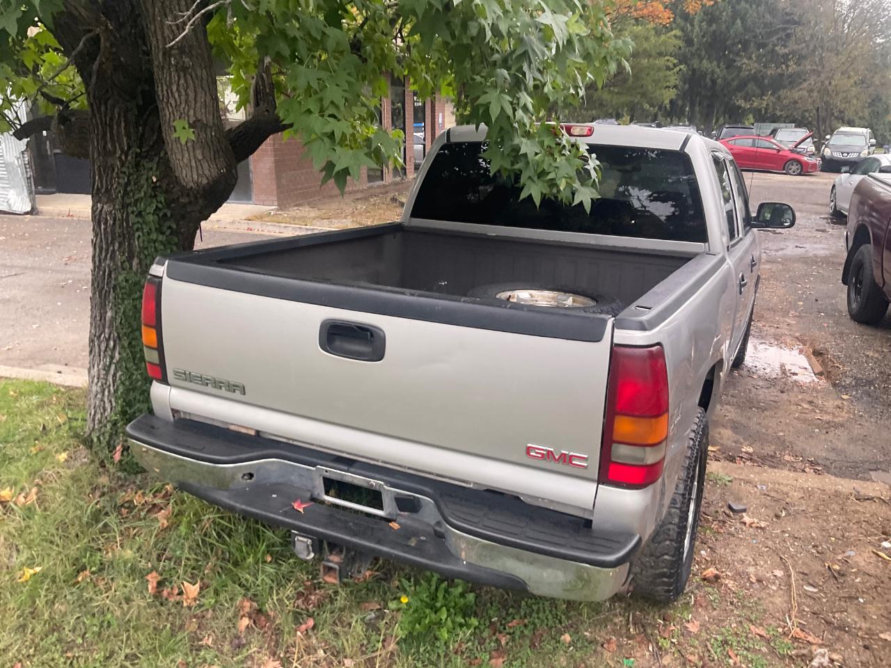 GMC Sierra 1500 Crew Cab 143.5" WB 4WD SLE 2005