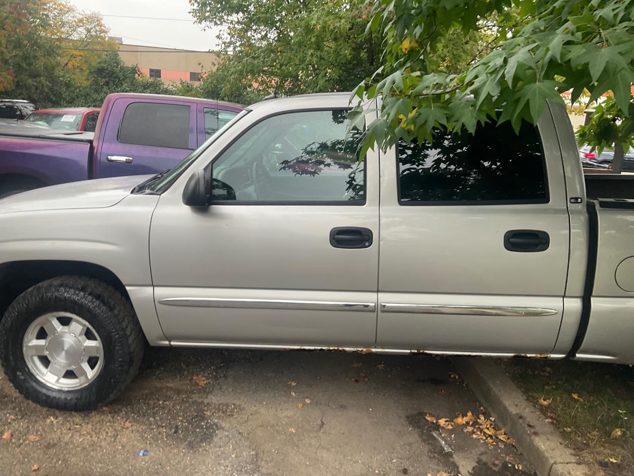 GMC Sierra 1500 Crew Cab 143.5" WB 4WD SLE 2005