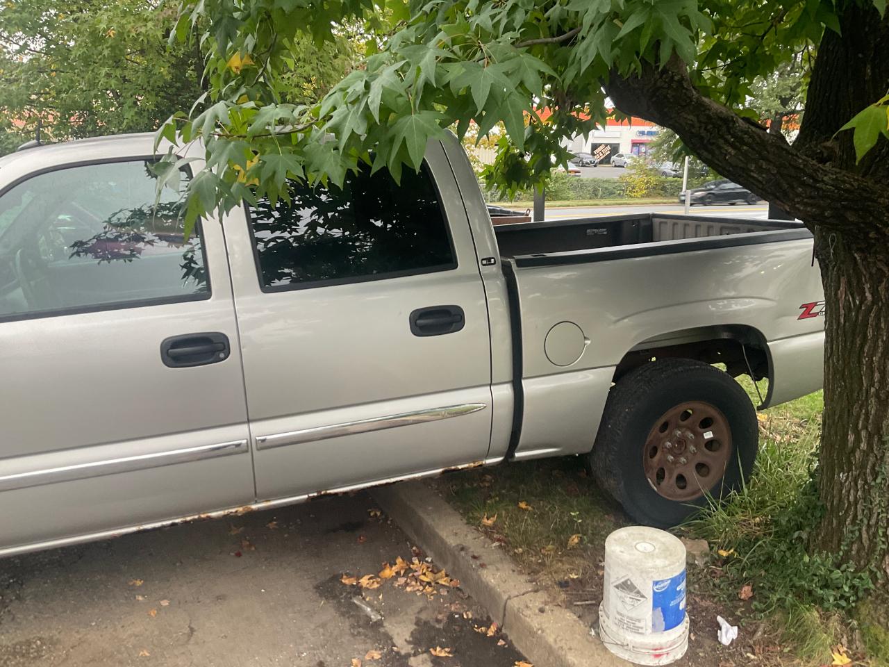 GMC Sierra 1500 Crew Cab 143.5" WB 4WD SLE 2005