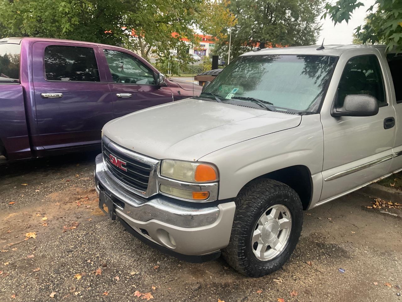 GMC Sierra 1500 Crew Cab 143.5" WB 4WD SLE 2005