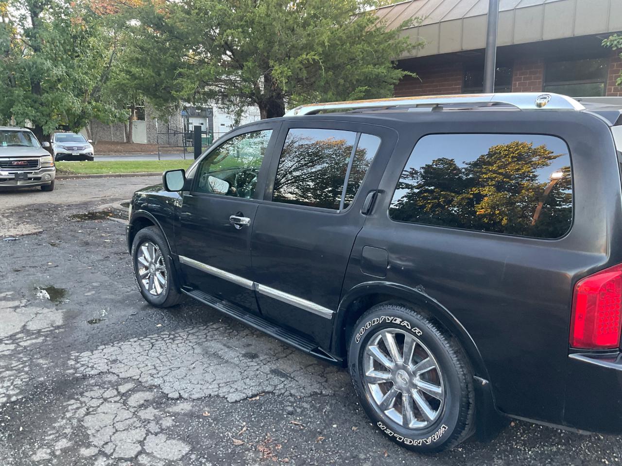 Infiniti QX56 4WD 4dr 2009