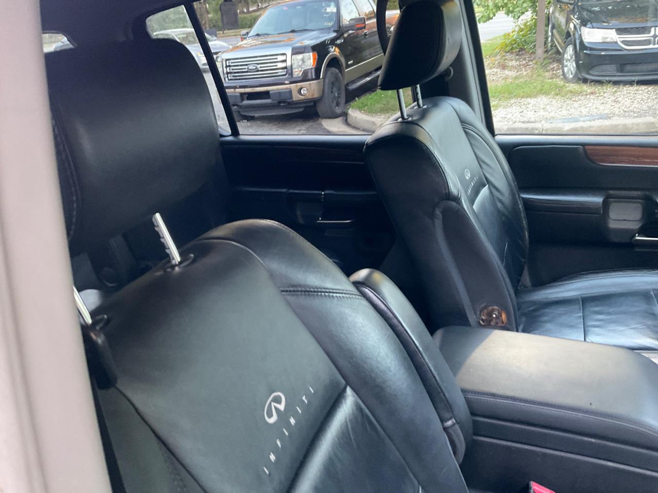 Infiniti QX56 4WD 4dr 2009