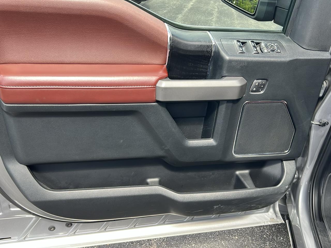 Ford F-150 4WD SuperCrew 145" Platinum 2020