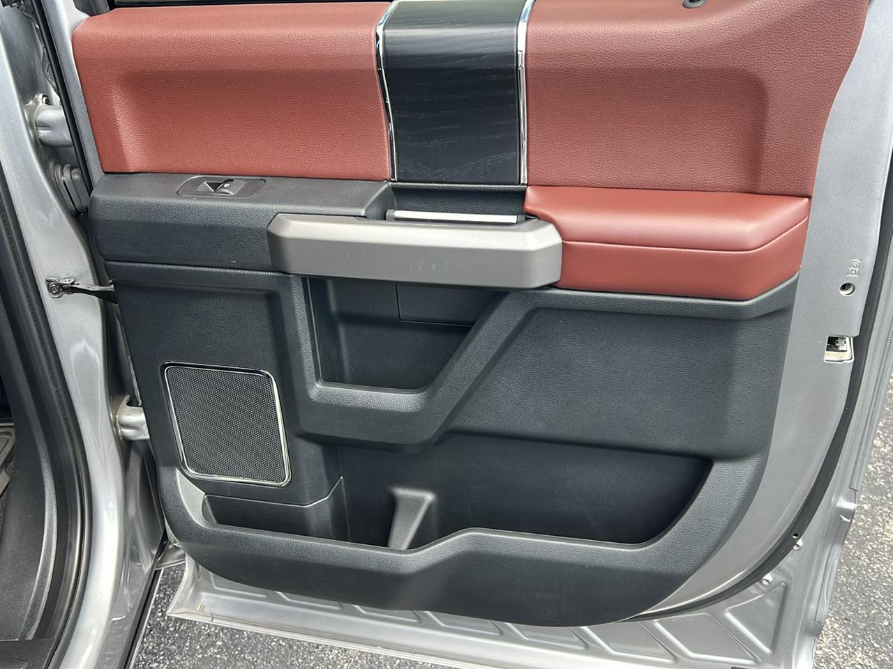 Ford F-150 4WD SuperCrew 145" Platinum 2020