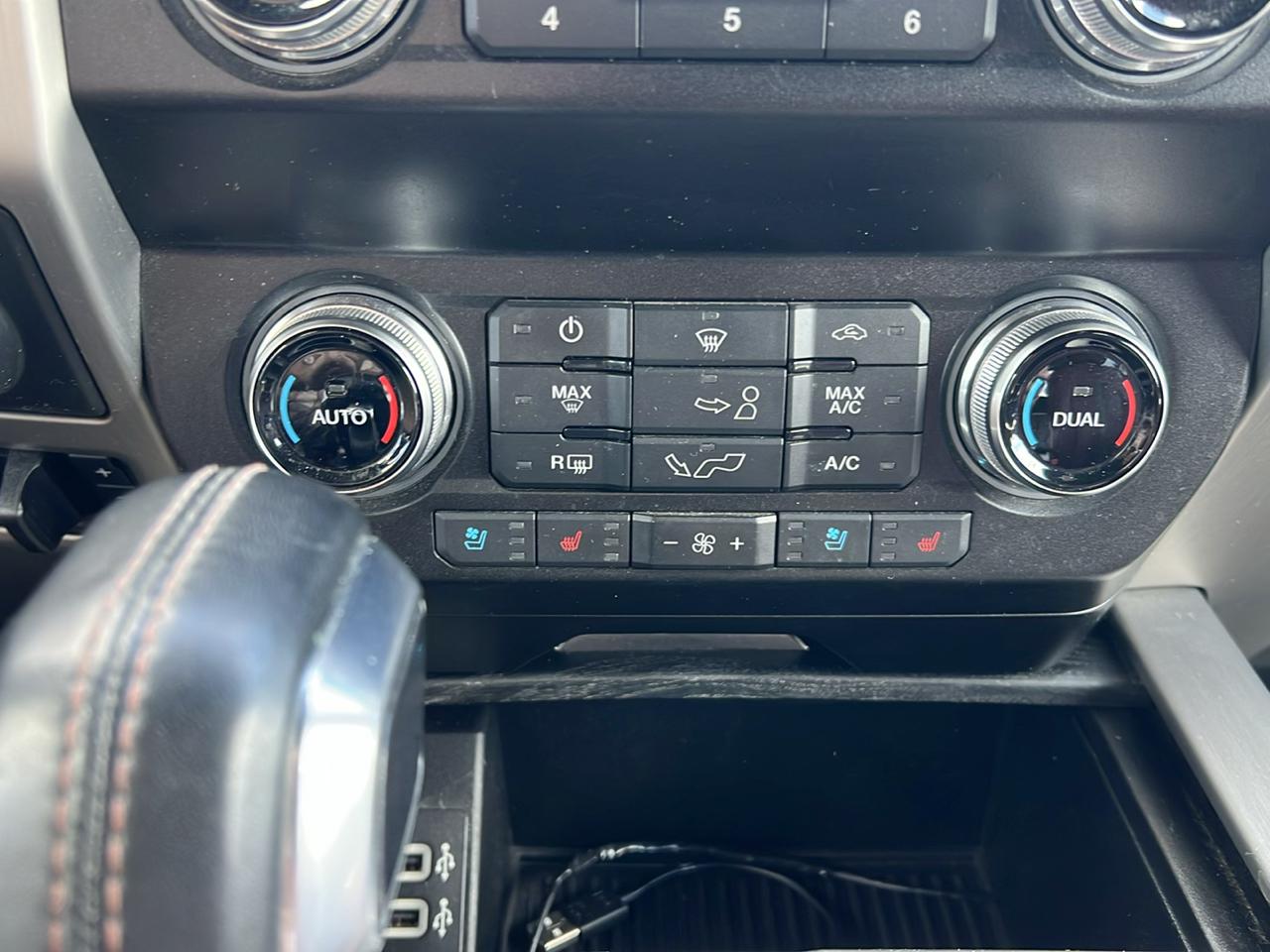 Ford F-150 4WD SuperCrew 145" Platinum 2020