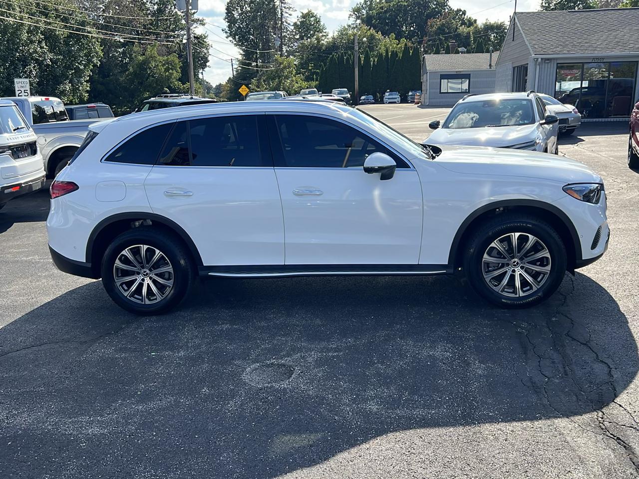 Mercedes-Benz GLC GLC 300 4MATIC SUV 2025