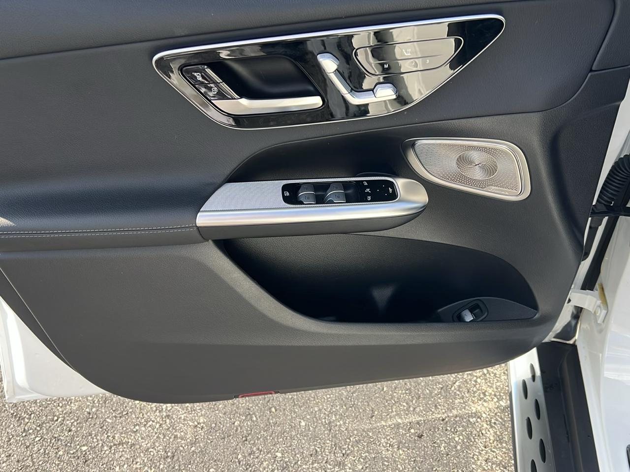 Mercedes-Benz GLC GLC 300 4MATIC SUV 2025