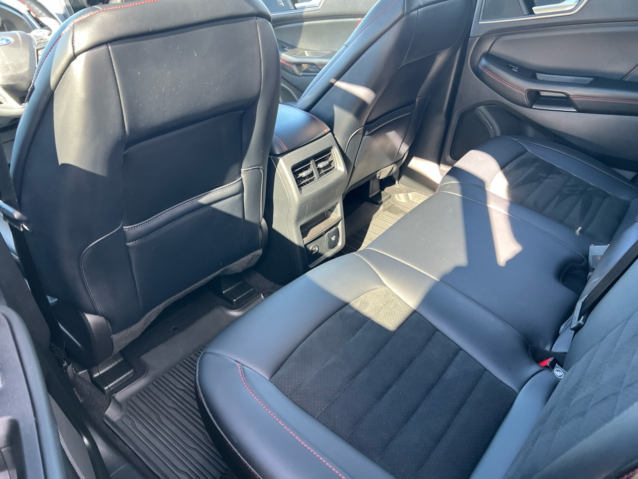 2022 Ford Edge ST-Line photo 6