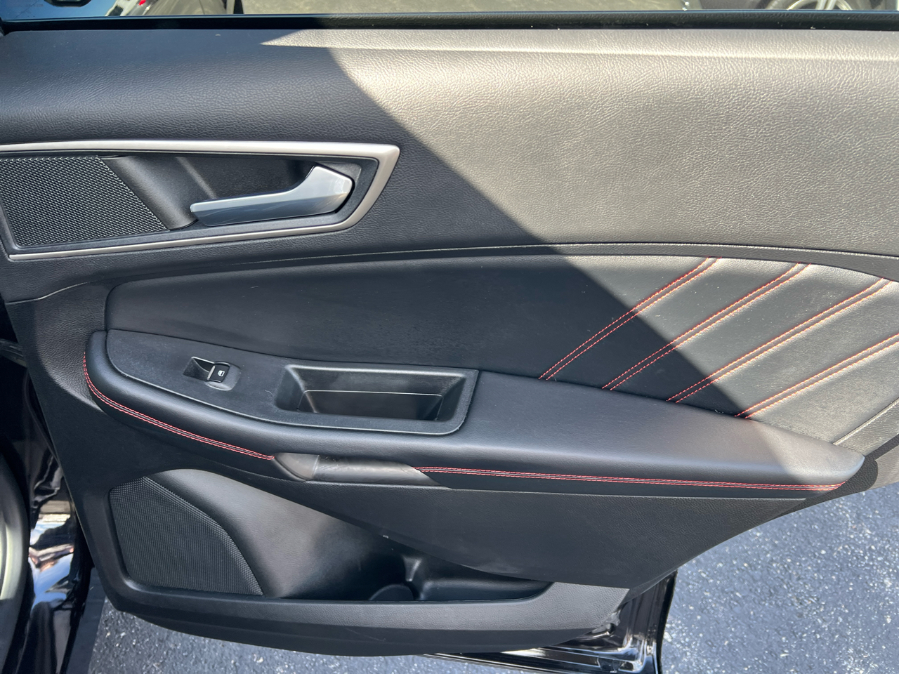 2022 Ford Edge ST-Line photo 9