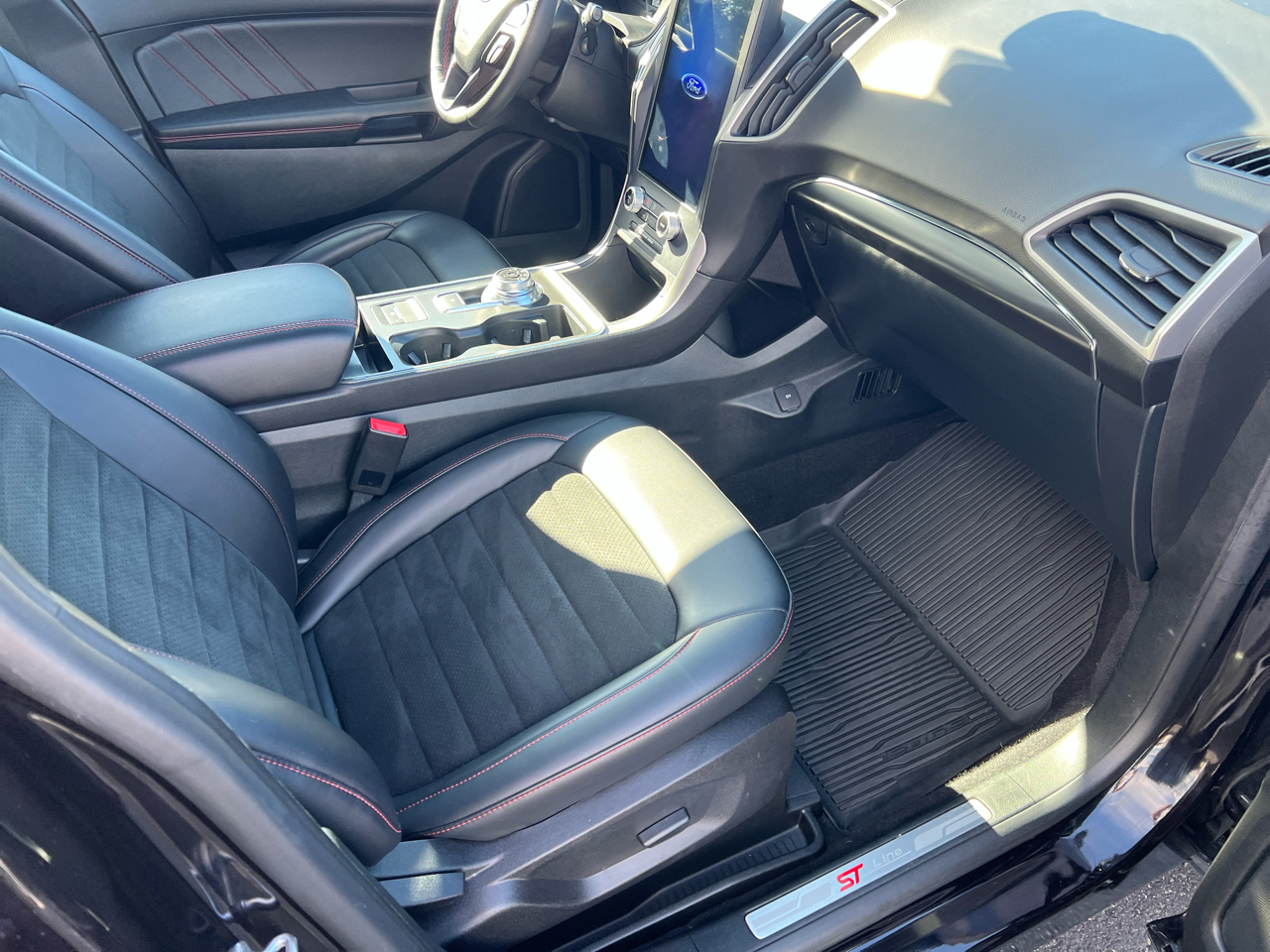 2022 Ford Edge ST-Line photo 10