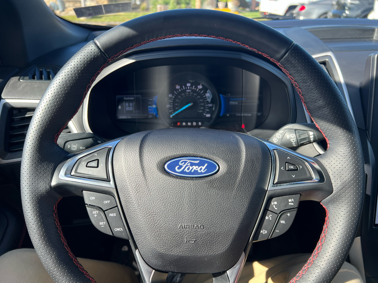 2022 Ford Edge ST-Line photo 12