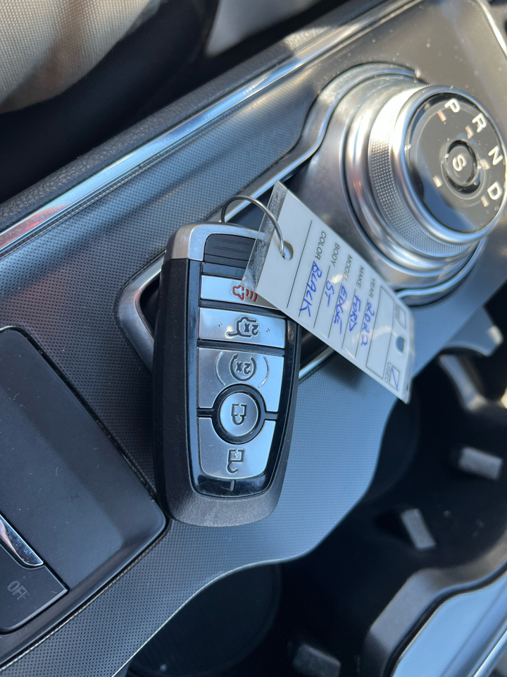 2022 Ford Edge ST-Line photo 15