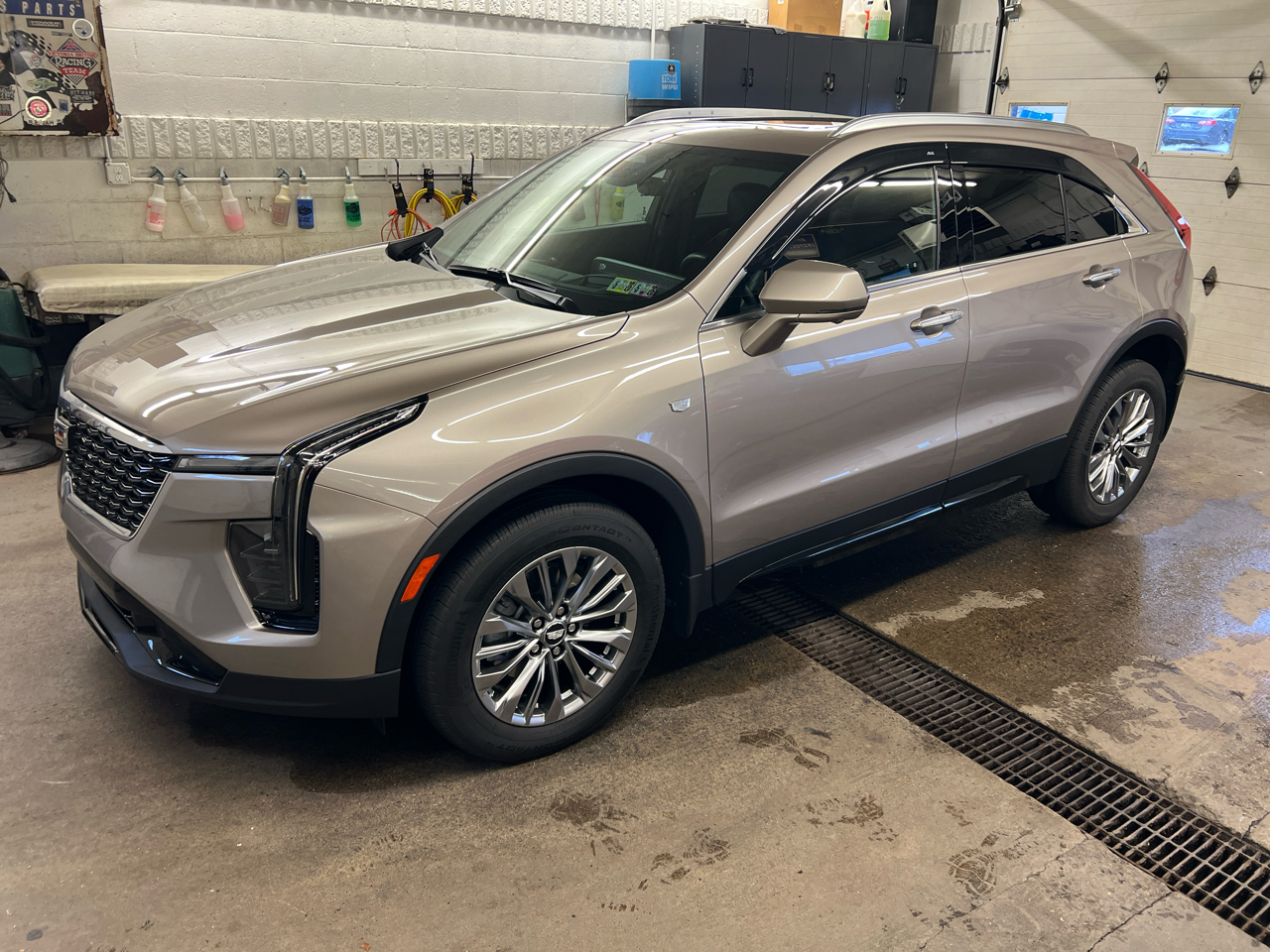 Cadillac XT4 AWD 4dr Premium Luxury 2024