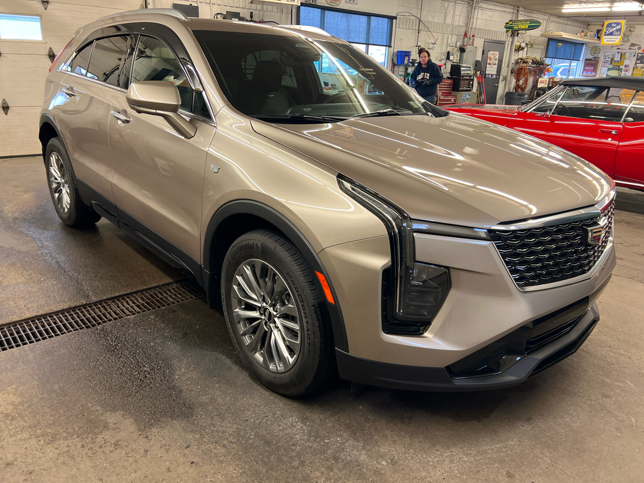 Cadillac XT4 AWD 4dr Premium Luxury 2024