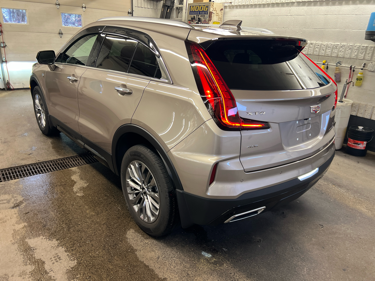 Cadillac XT4 AWD 4dr Premium Luxury 2024