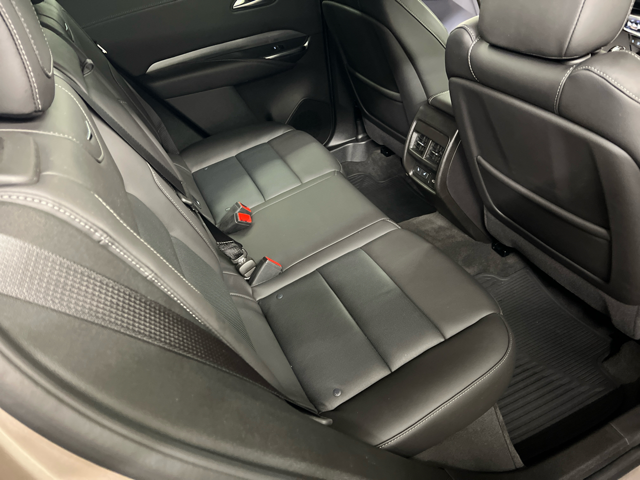 Cadillac XT4 AWD 4dr Premium Luxury 2024