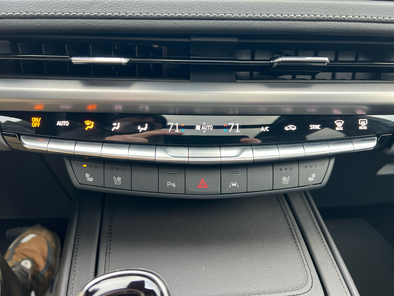 Cadillac XT4 AWD 4dr Premium Luxury 2024