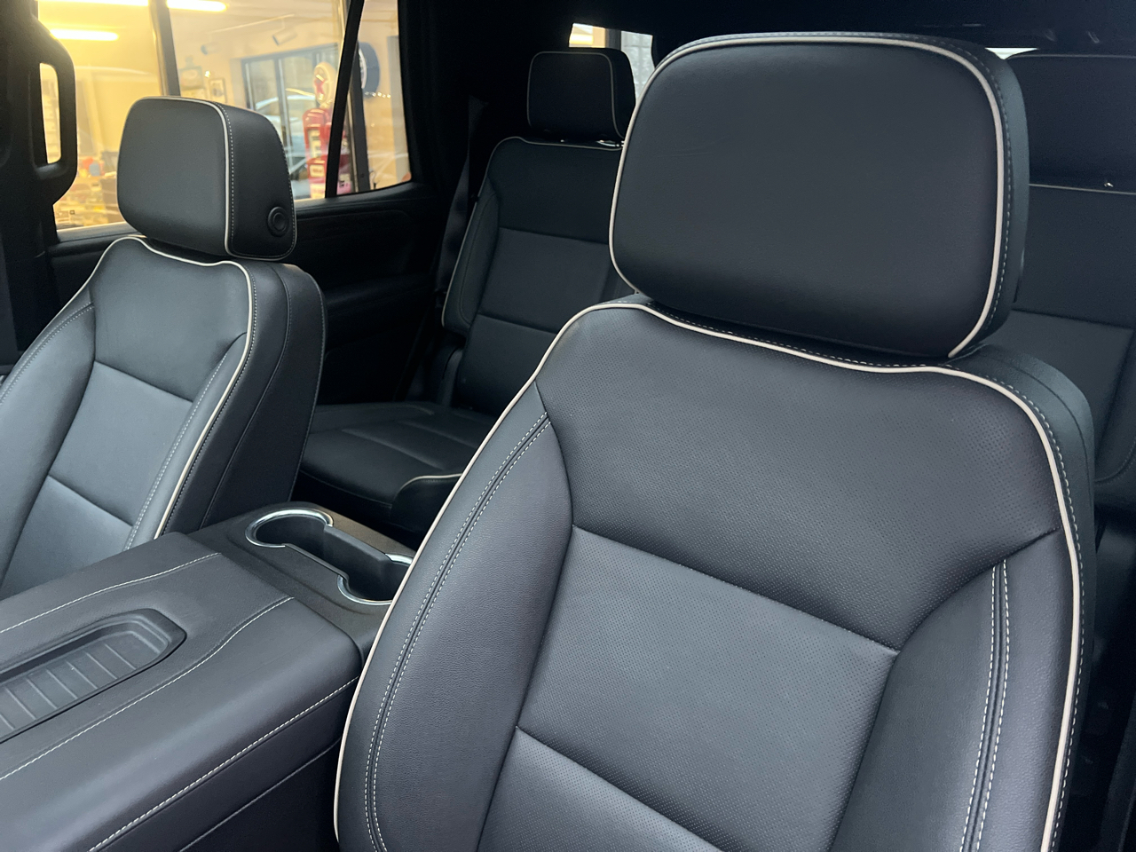 Chevrolet Tahoe 4WD 4dr Premier 2023