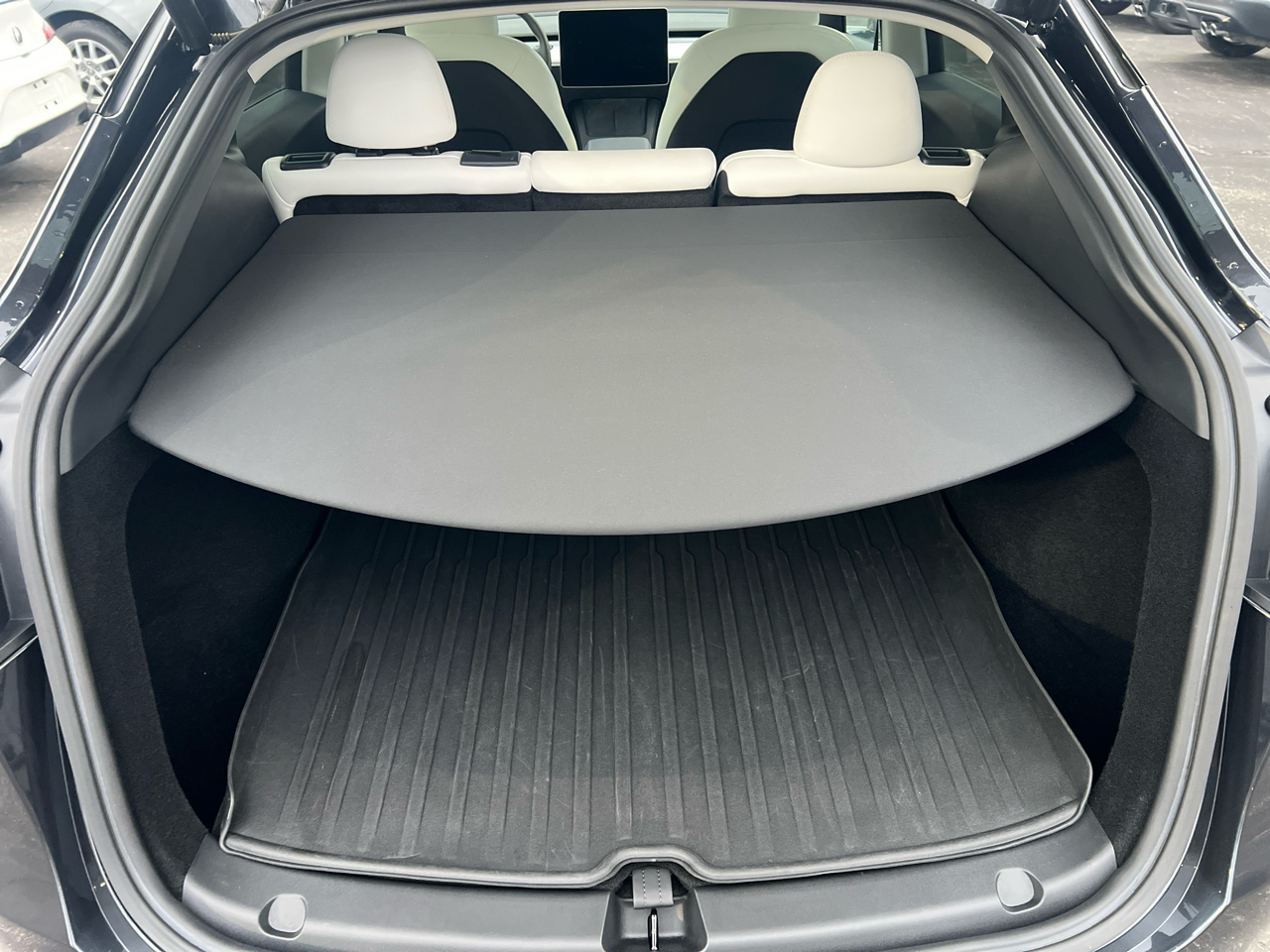 Tesla Model Y Long Range AWD 2024