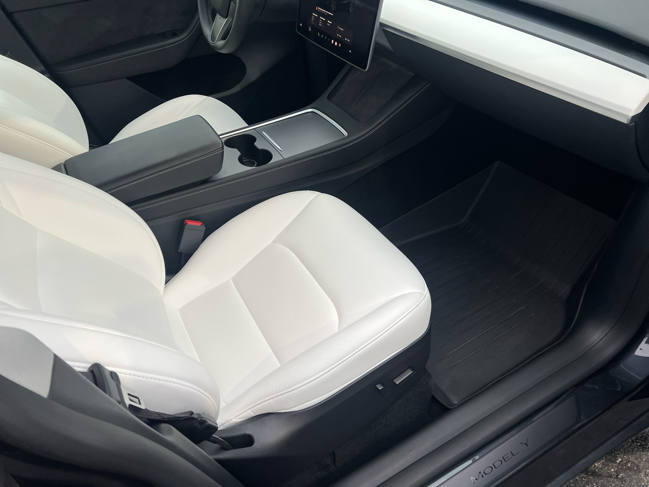 Tesla Model Y Long Range AWD 2024