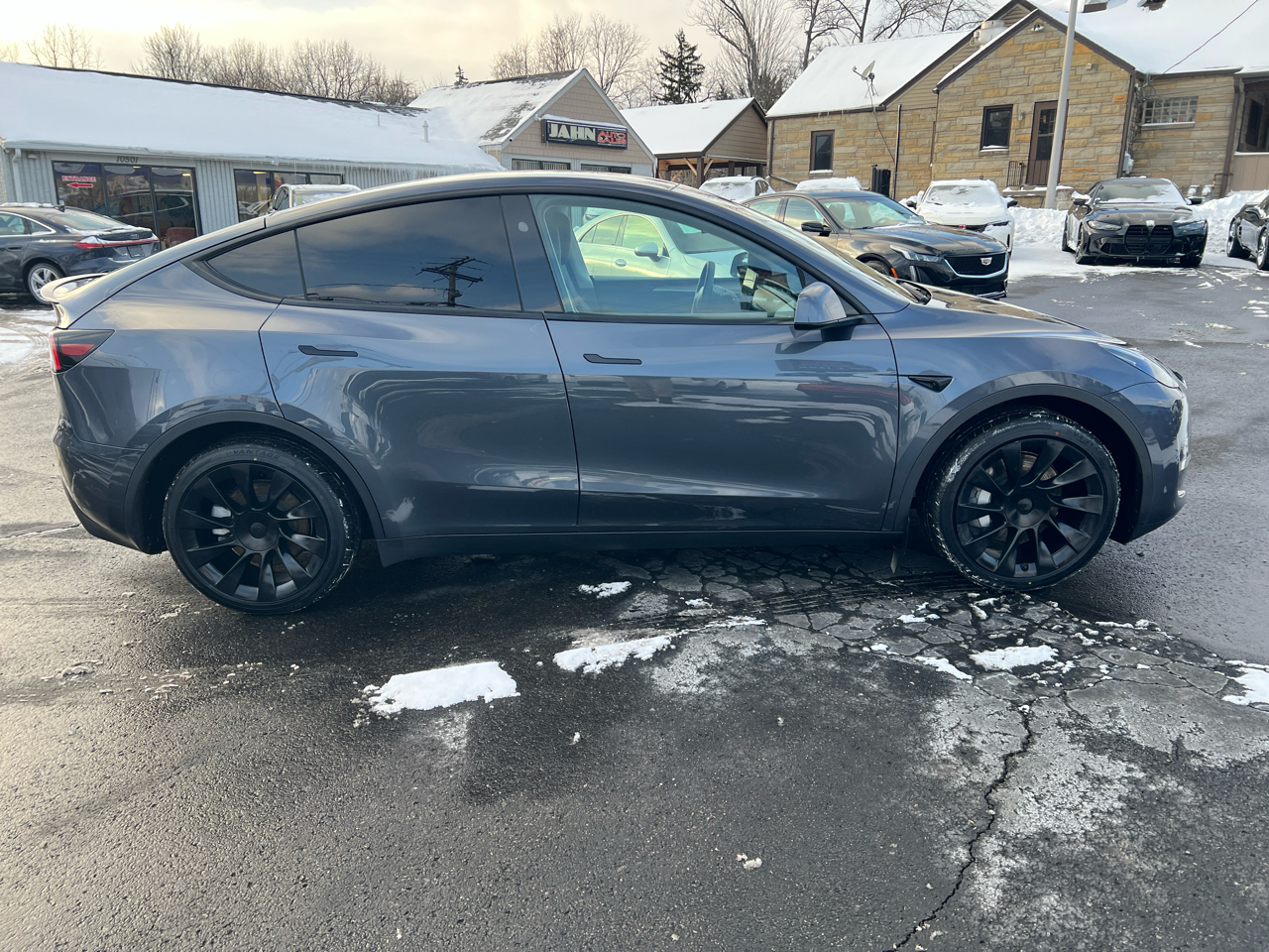 Tesla Model Y Long Range AWD 2024
