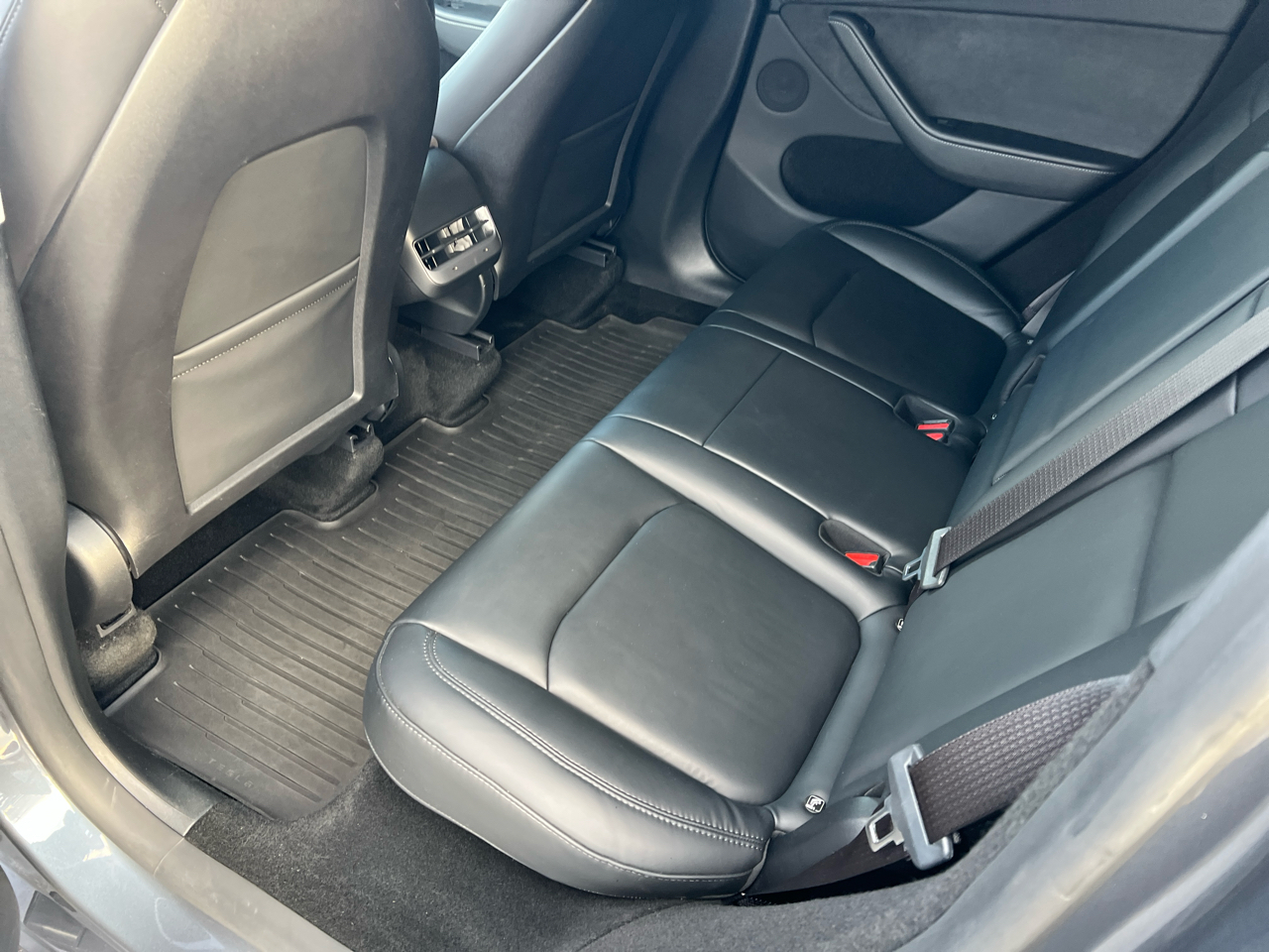 Tesla Model Y Long Range AWD 2024