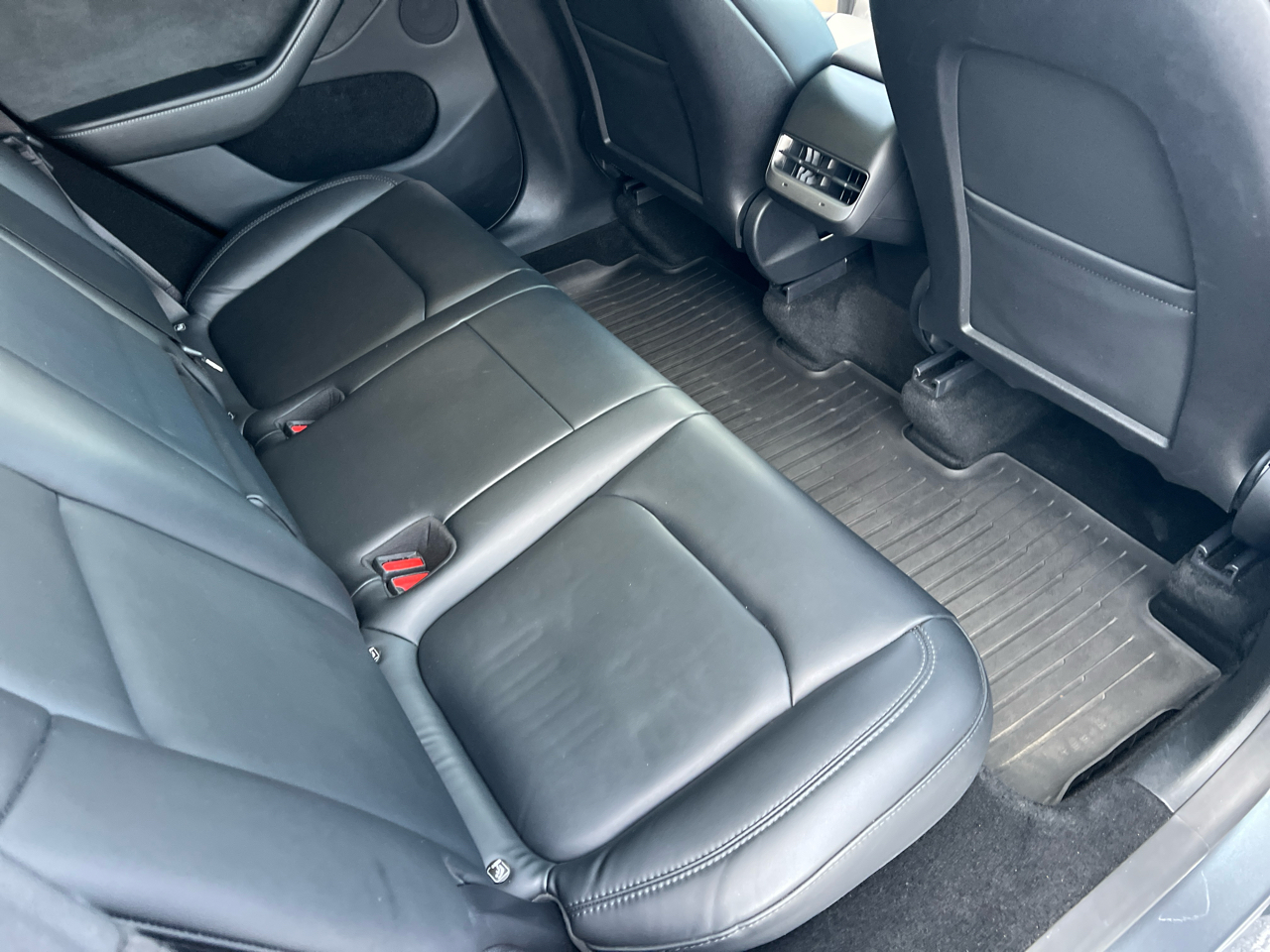 Tesla Model Y Long Range AWD 2024