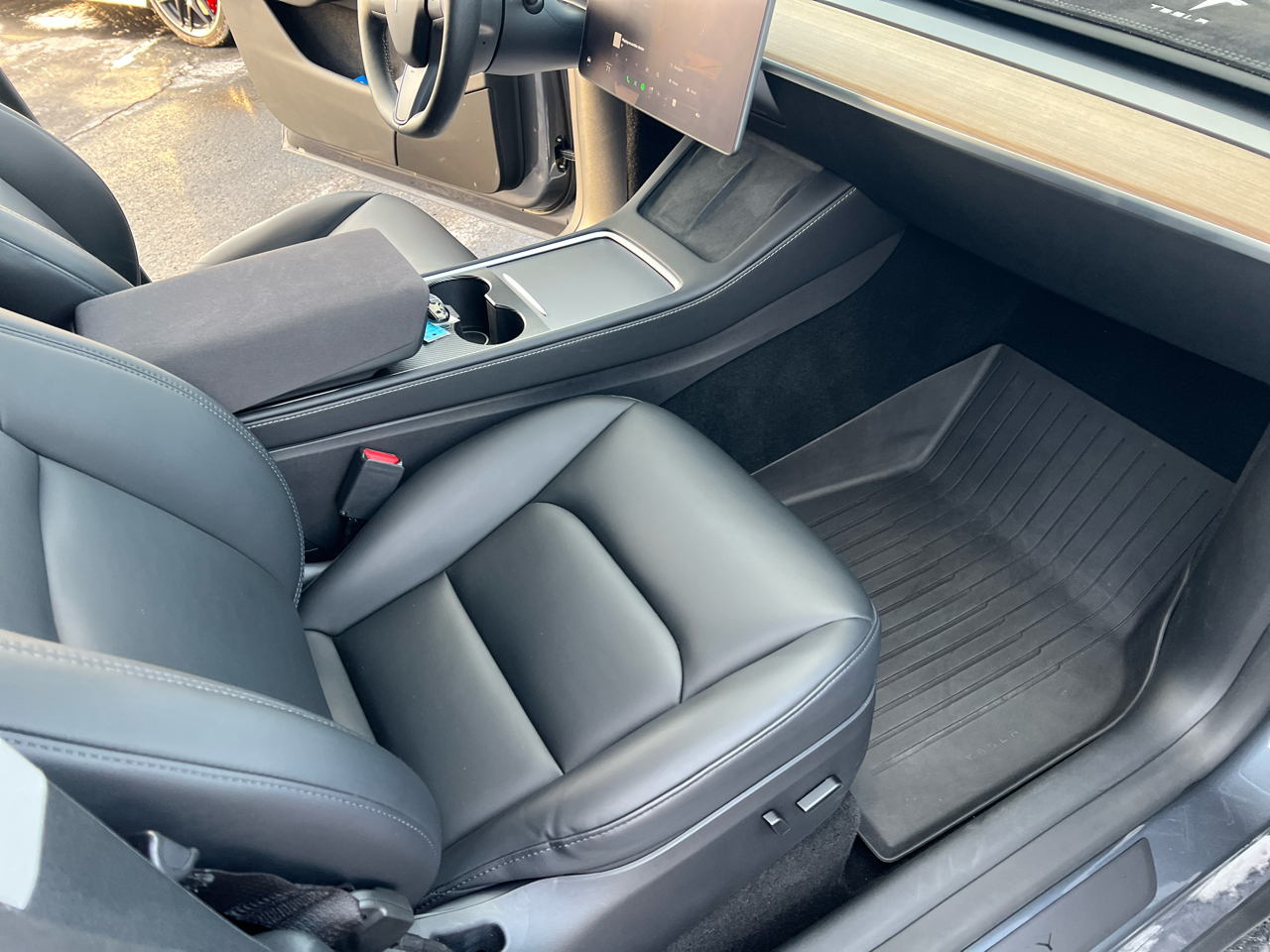 Tesla Model Y Long Range AWD 2024