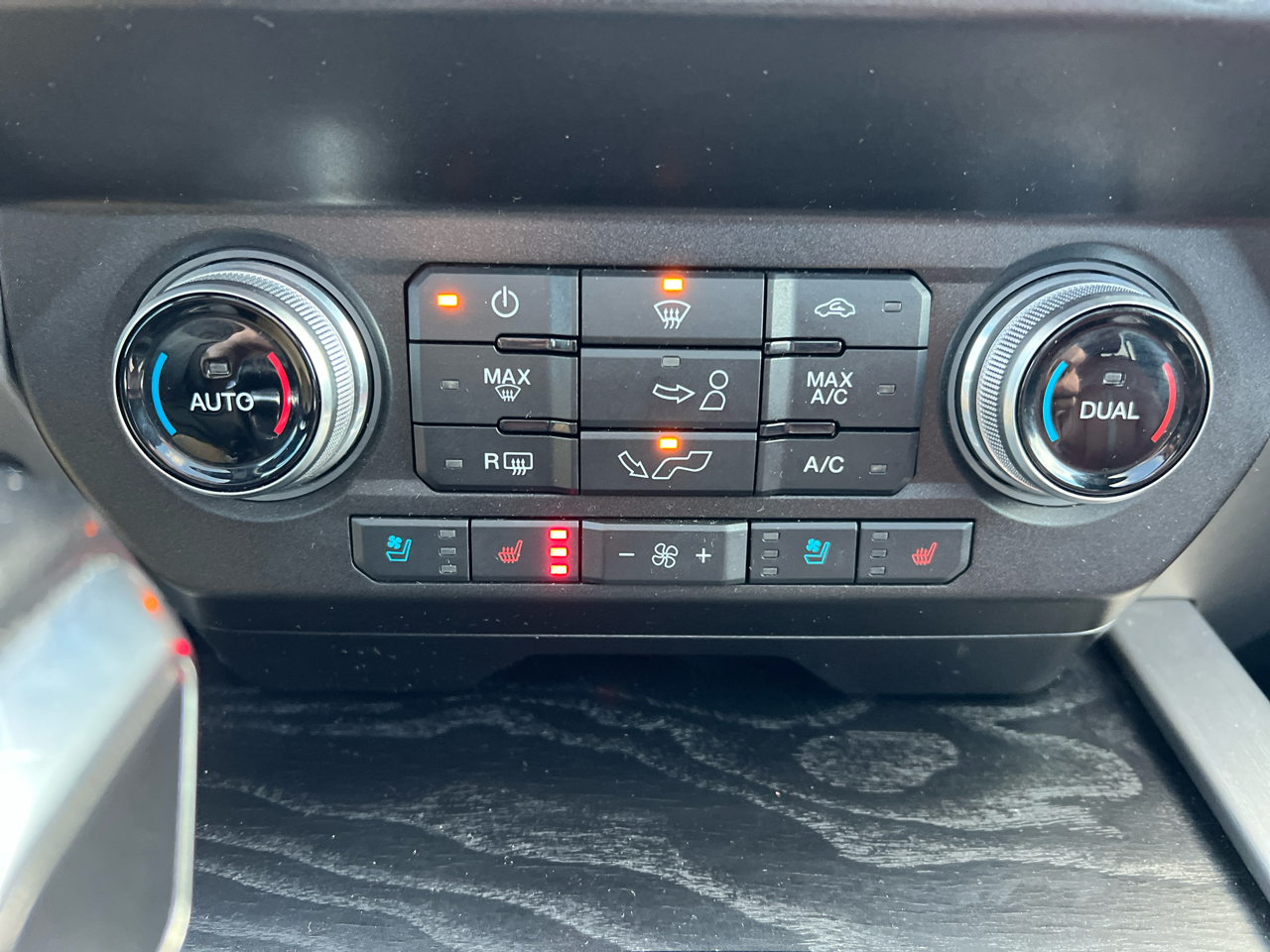 Ford F-150 Platinum SuperCrew 5.5-ft. Bed 4WD 2019