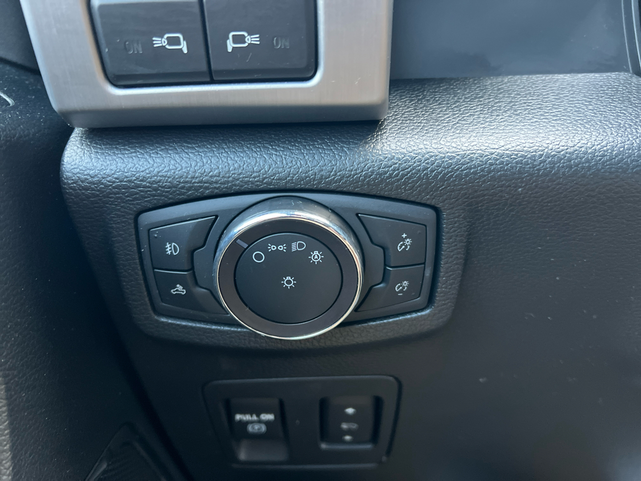 Ford F-150 Platinum SuperCrew 5.5-ft. Bed 4WD 2019