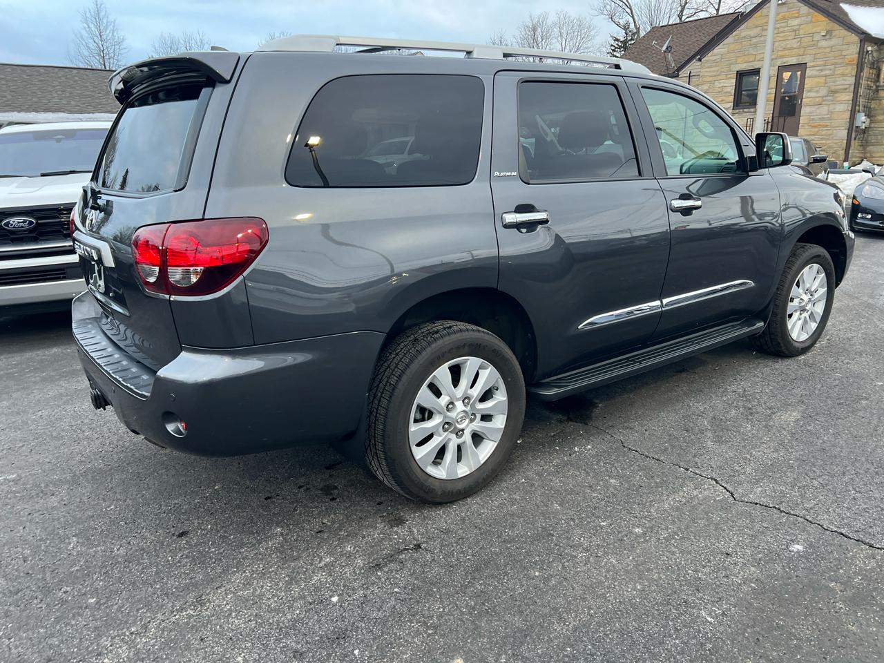 Toyota Sequoia Platinum 4WD (Natl) 2021