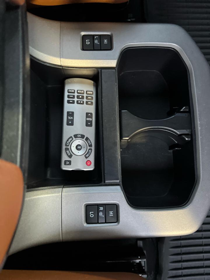 Toyota Sequoia Platinum 4WD (Natl) 2021